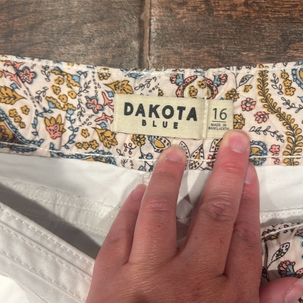 NWT Dakota Blue White Cotton Stretch Midrise Shorts - Picture 5 of 8